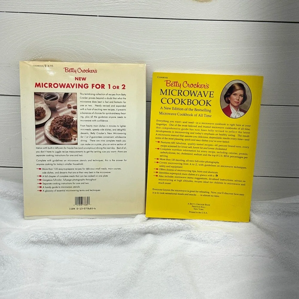 Betty Crocker Microwave Cookbook Lot‎ 2 Books 1980s 1990s Yellow Good Vintage